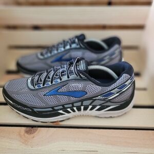 Brooks Dyad 8 Running Shoe